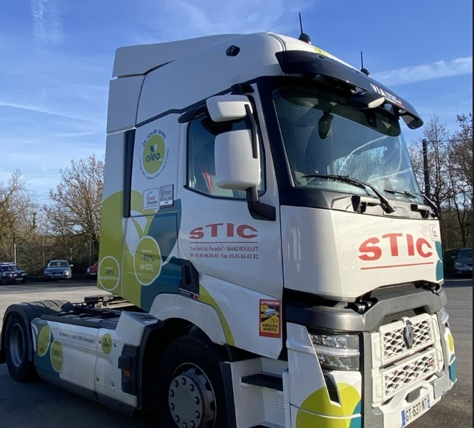 STIC a franchi une étape majeure vers la durabilité en adoptant le biocarburant Oleo100, carburant végétal.